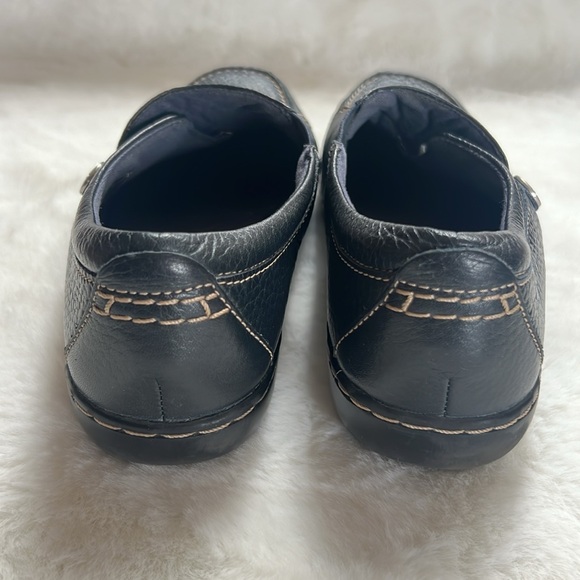 Clarks Slip On Shoes EUC - Picture 11 of 17